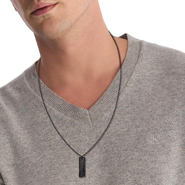 Ανδρικό κολιέ Calvin Klein 35000414 ταυτότητα με κρεμαστή πλακέτα σε μαύρο χρώμα.